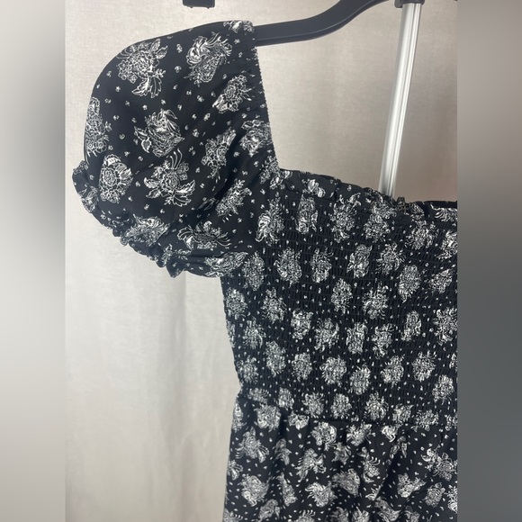 Melrose And Market Black & White Puff Sleeve Smocked Midi Dress Size S (4-6) NWT - Picture 13 of 16